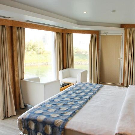 C Hotel Манама Экстерьер фото